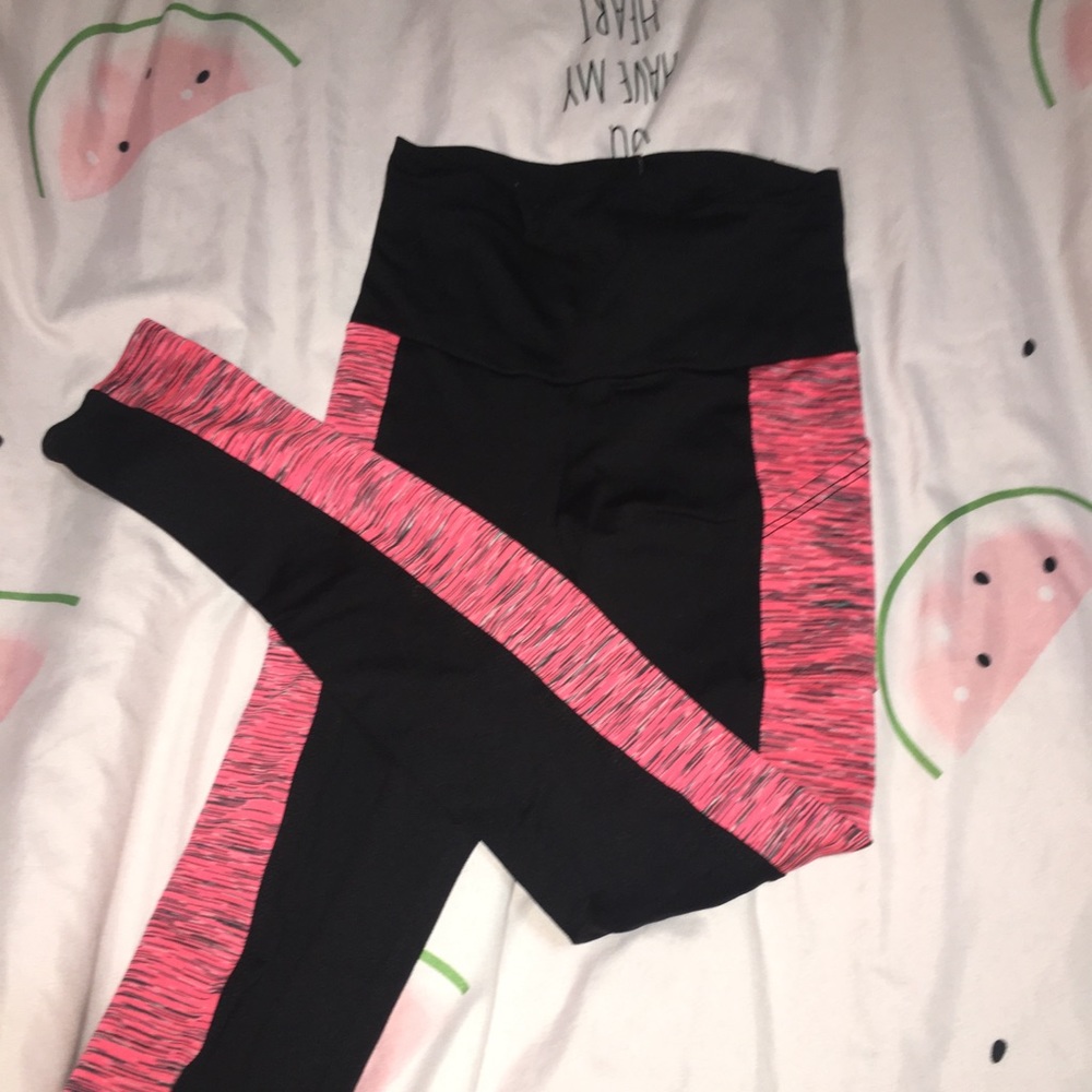 Black and pink workout leggings